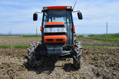 農業用トラクター